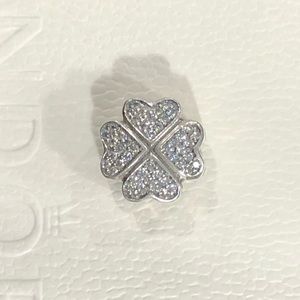 Pandora Petals of Love Clip